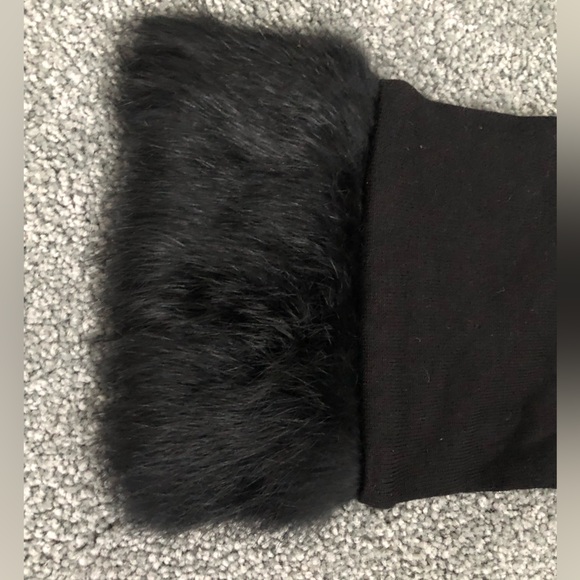 euc BEBE black knit slim tight Y2K 2000s sweater top real fur cuffs S Small - Picture 4 of 5